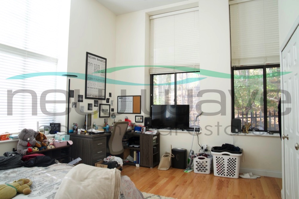 841 Parker St, Mission Hill