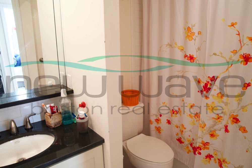 841 Parker St, Mission Hill