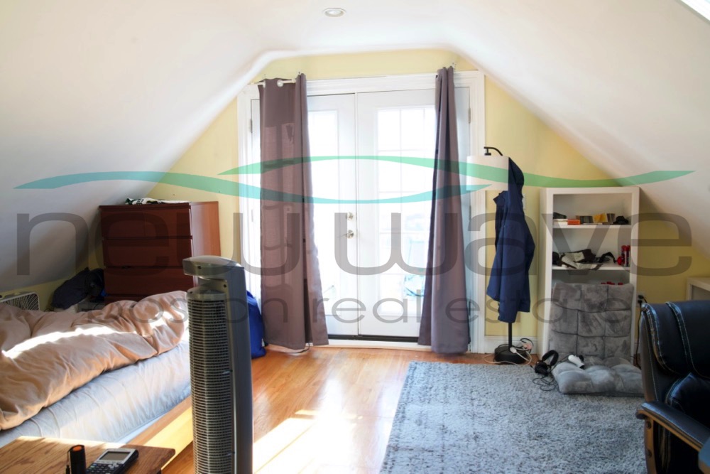 176 Hillside St, Mission Hill