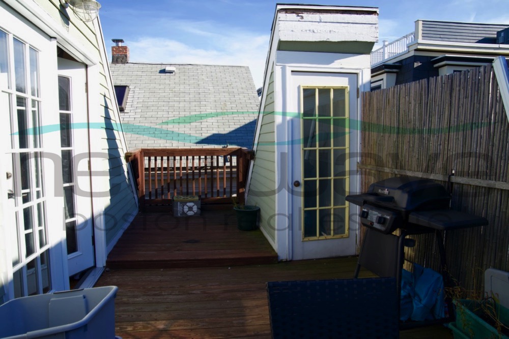 176 Hillside St, Mission Hill