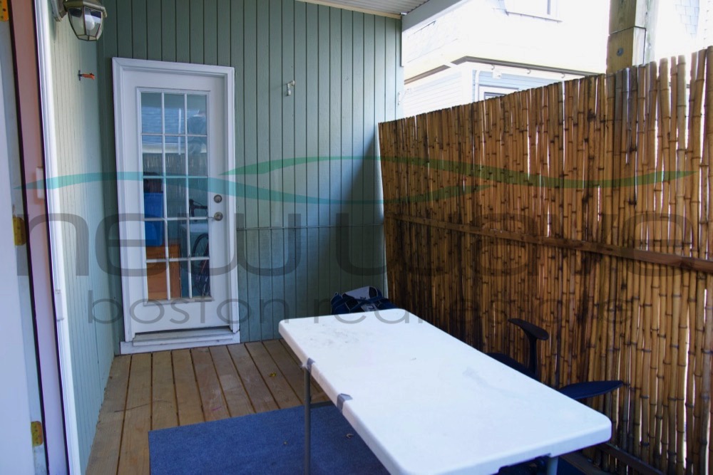 176 Hillside St, Mission Hill