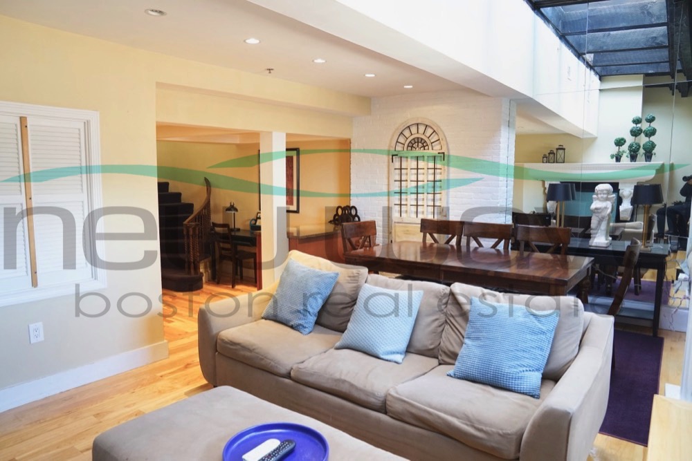 113 Beacon St, Back Bay