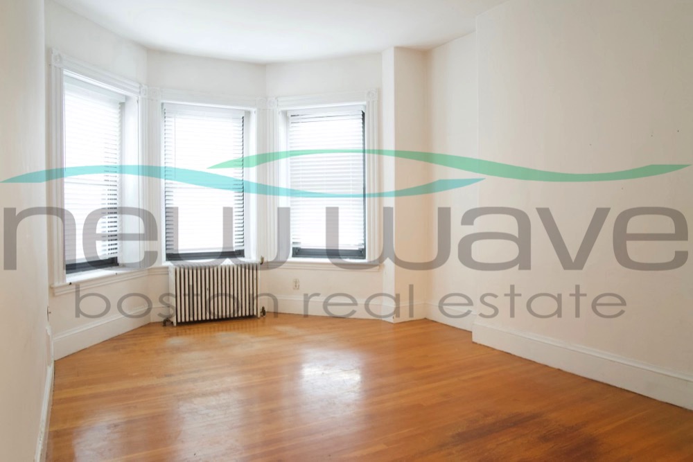 289 Newbury St, Back Bay