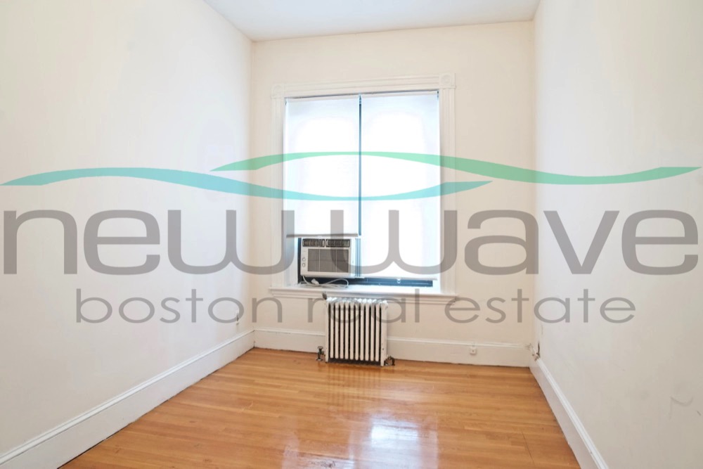 289 Newbury St, Back Bay