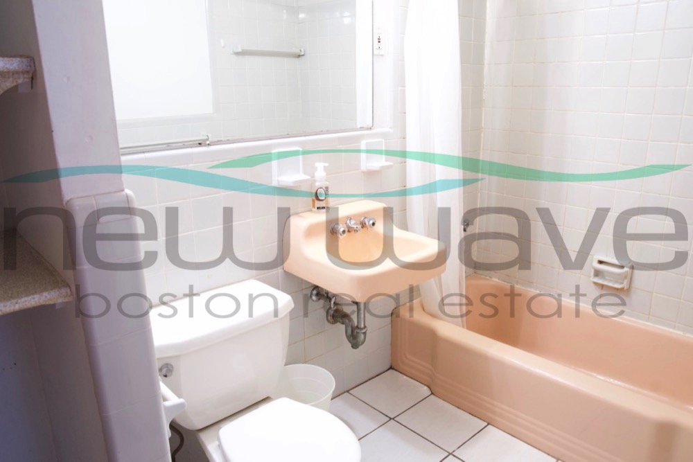 289 Newbury St, Back Bay