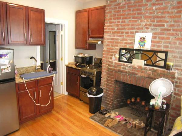Studio bed, 1 bath apartment for rent at 85 Phillips St Unit 3, Beacon Hill — photo 2 of 3