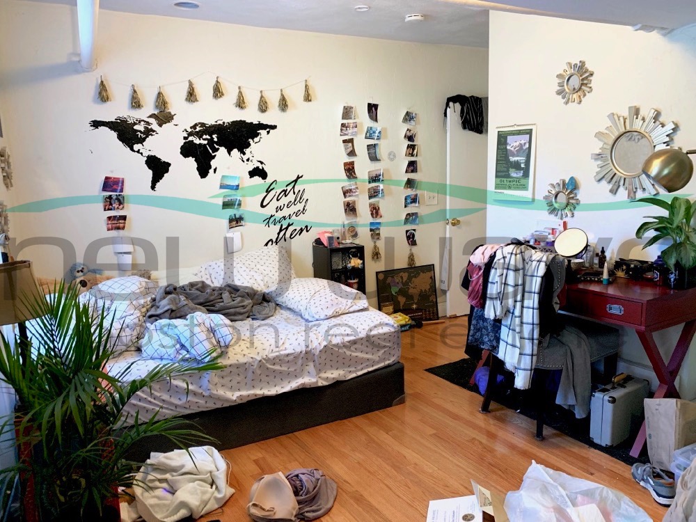 3 bed, 1 bath apartment for rent at 136 Hemenway St Unit 12, Fenway