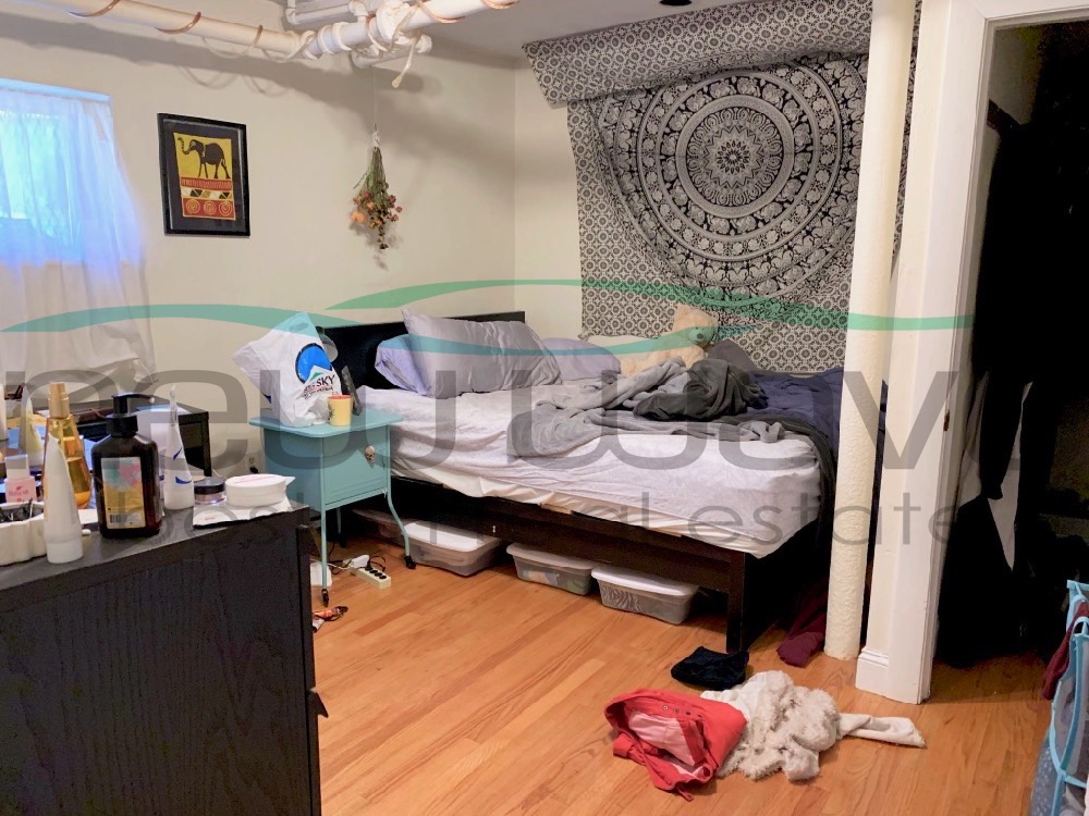 3 bed, 1 bath apartment for rent at 136 Hemenway St Unit 12, Fenway — photo 2 of 4