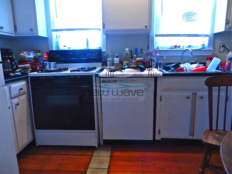 839 Parker St, Mission Hill