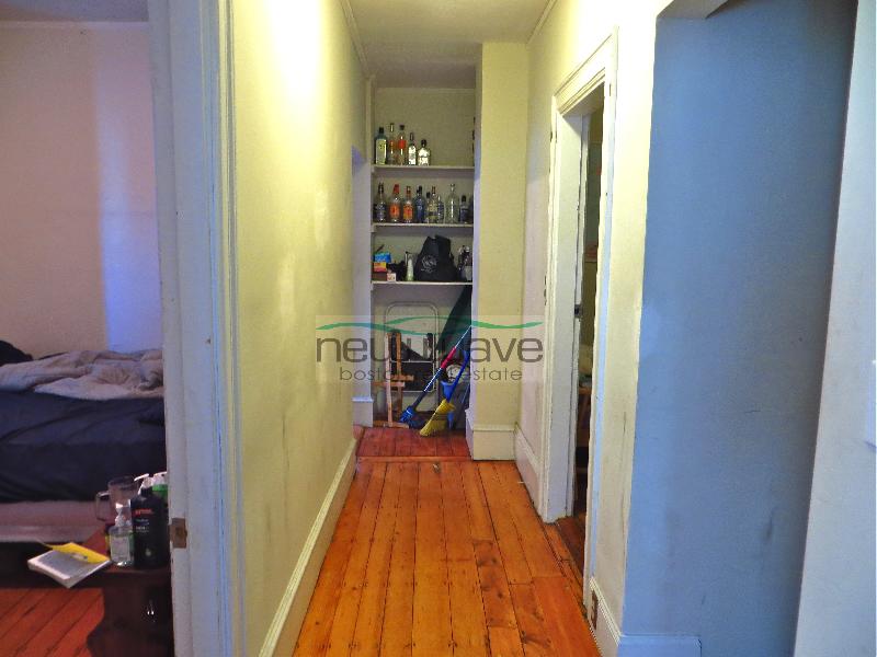 839 Parker St, Mission Hill