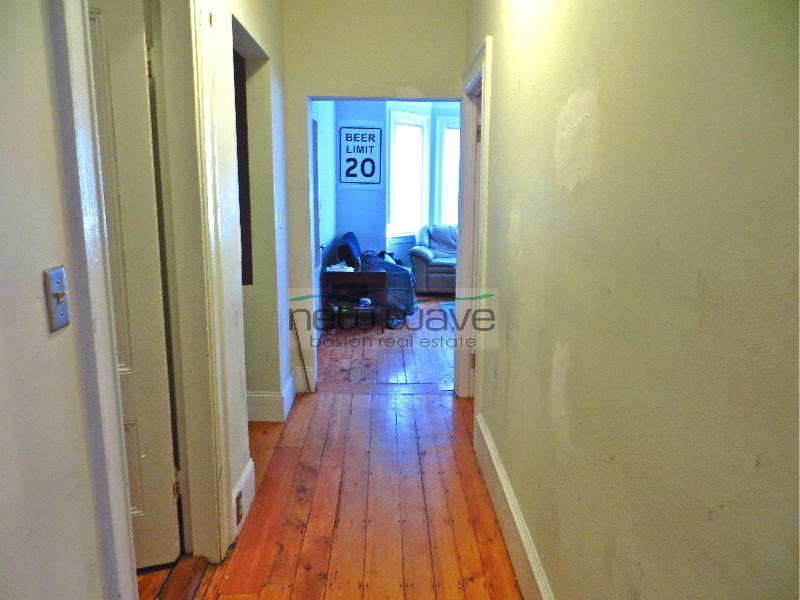 839 Parker St, Mission Hill