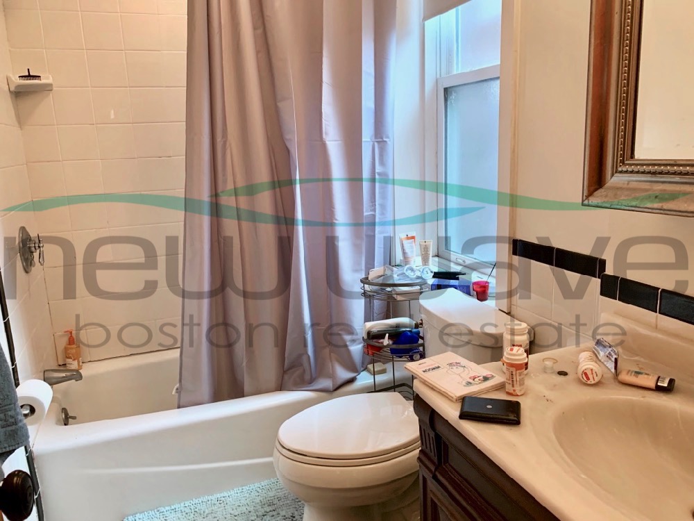 60 Phillips St, Beacon Hill