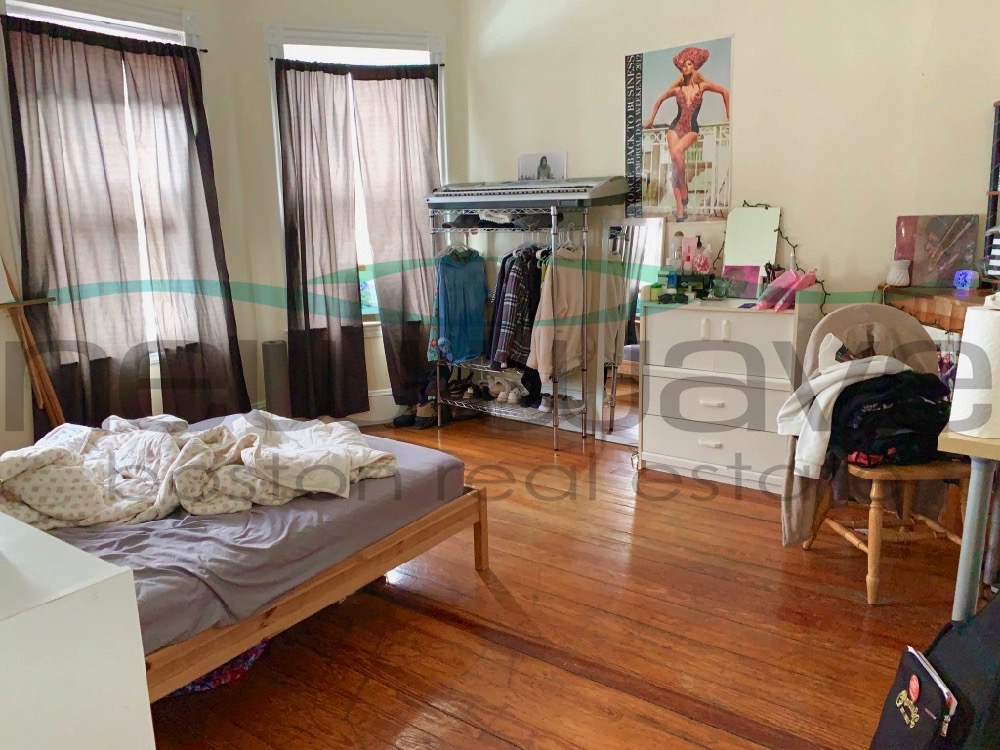 20 Lawn St, Mission Hill