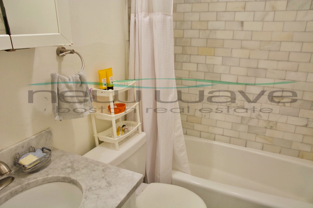 1 bed, 1 bath apartment for rent at 31 Marlborough St Unit 1R, Back Bay — photo 3 of 23