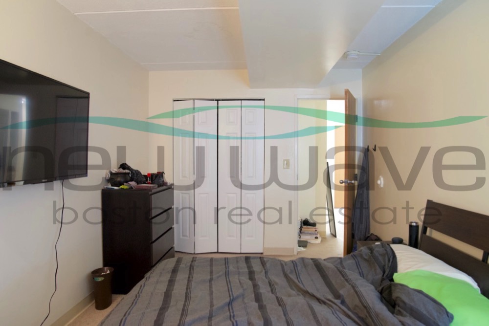 400 Massachusetts Ave, South End