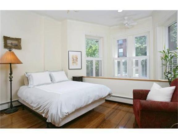 26 Cumberland St, Back Bay