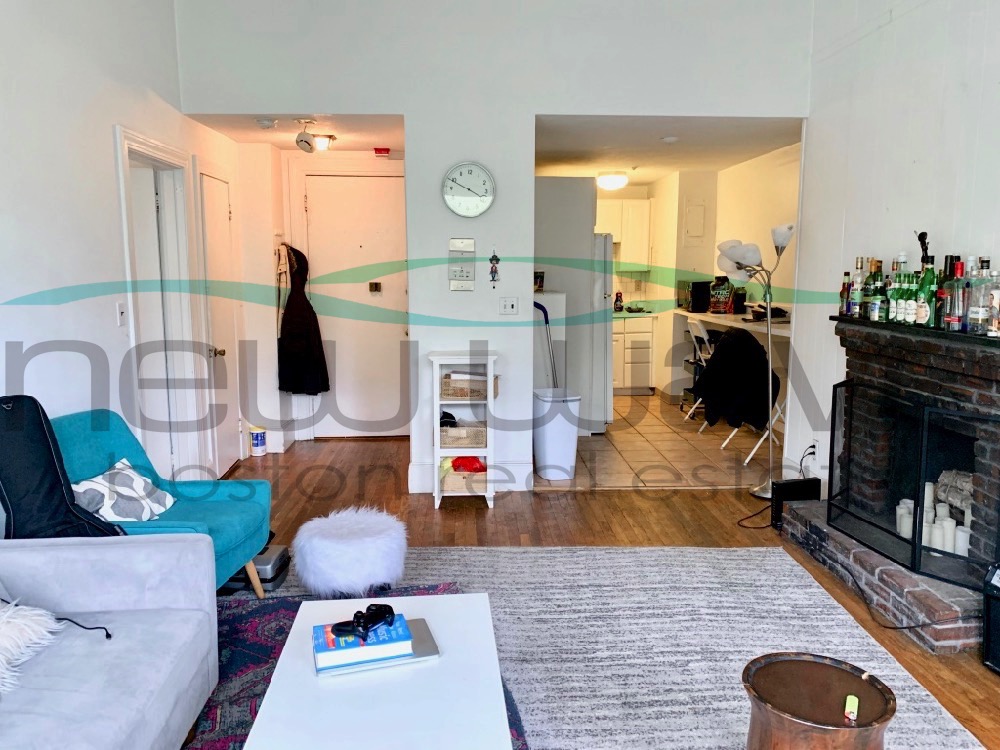 206 Commonwealth Ave, Back Bay