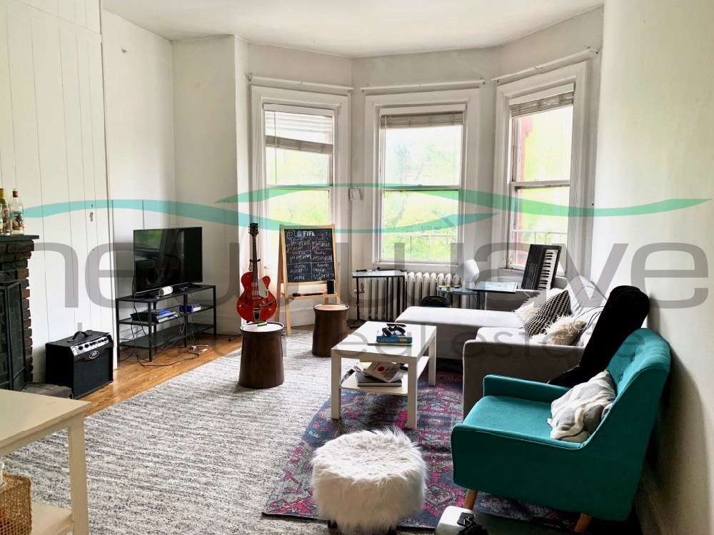 206 Commonwealth Ave, Back Bay