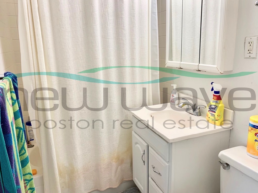 206 Commonwealth Ave, Back Bay