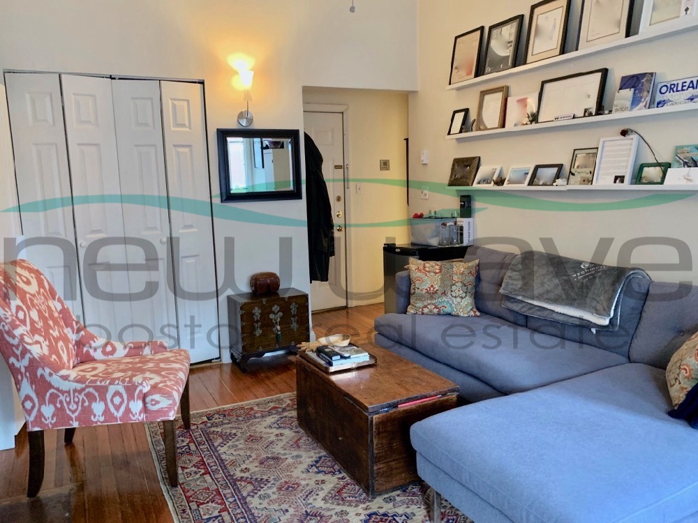1 bed, 1 bath apartment for rent at 33 Gloucester St Unit 4, Back Bay — photo 2 of 8