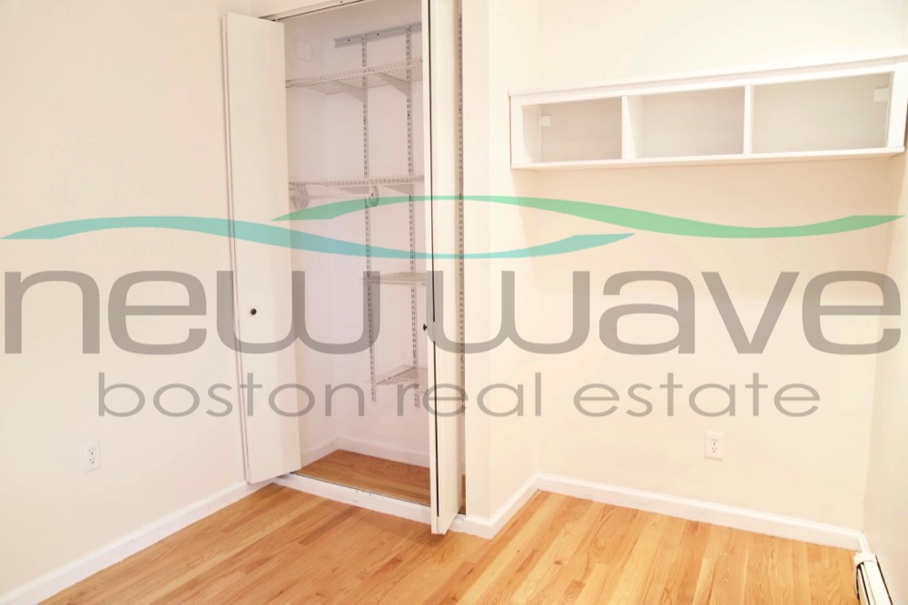 390 Riverway, Fenway