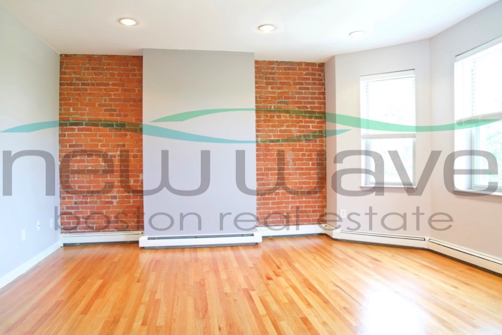 390 Riverway, Fenway