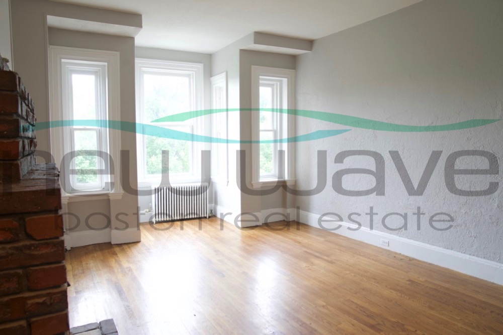 206 Commonwealth Ave, Back Bay