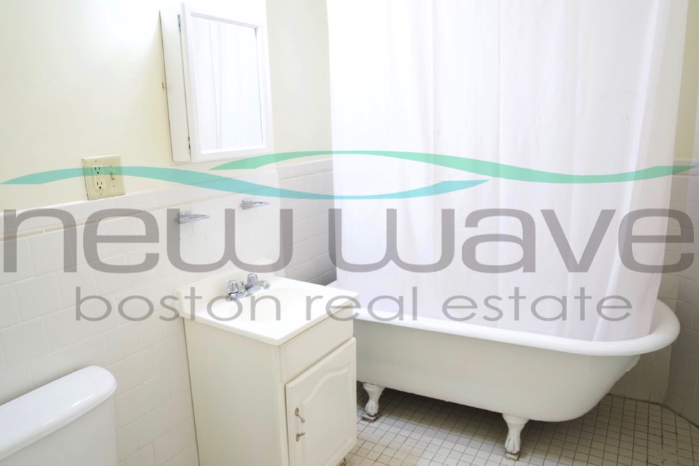 16 Queensberry St, Fenway