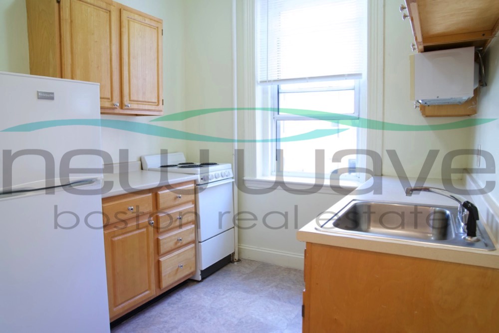 16 Queensberry St, Fenway