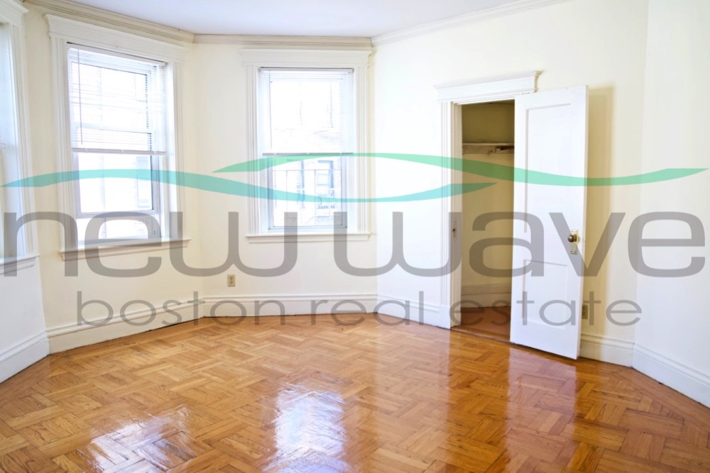 16 Queensberry St, Fenway