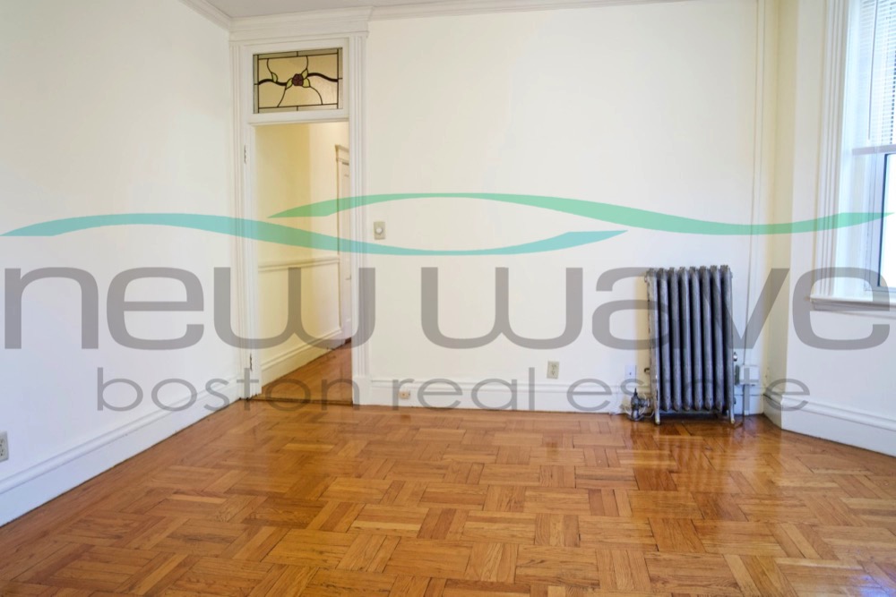 16 Queensberry St, Fenway