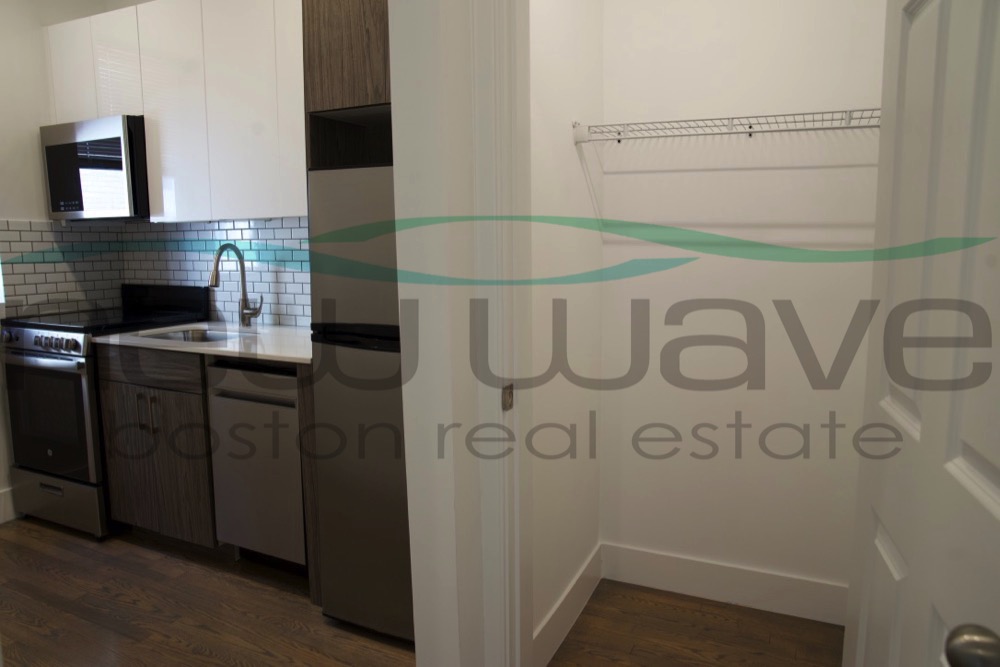 19 Peterborough St, Fenway