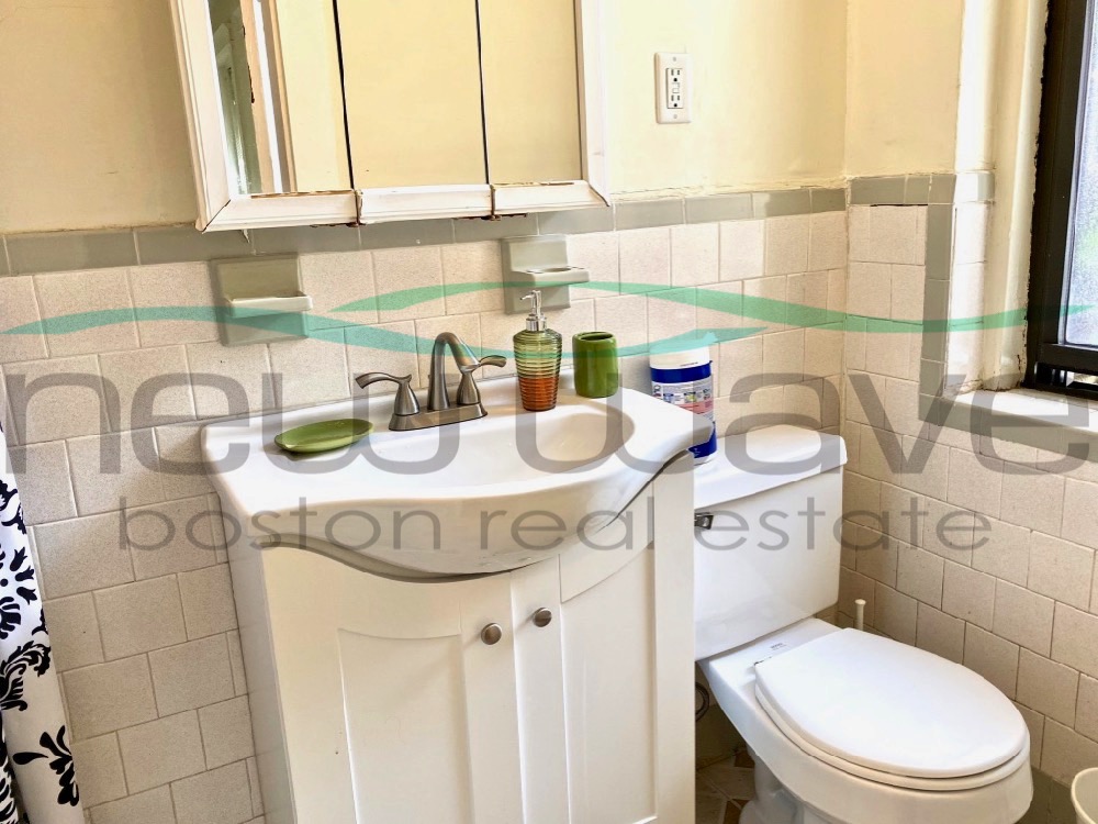 1 bed, 1 bath apartment for rent at 58 Queensberry St Unit 4, Fenway — photo 4 of 5