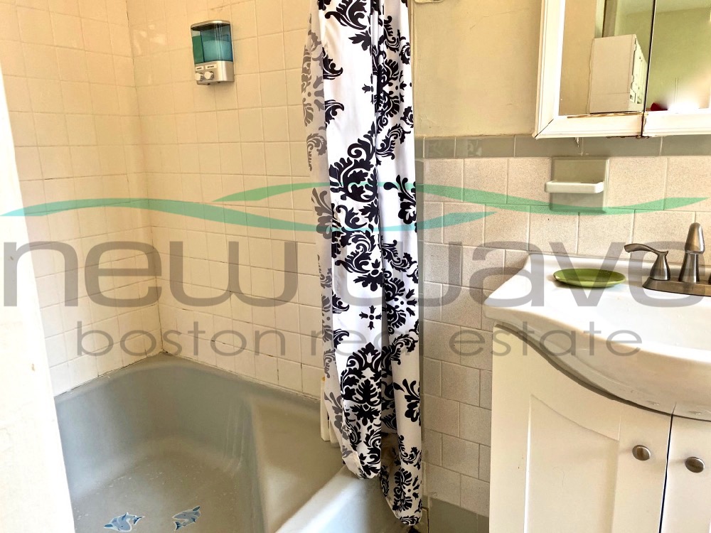 1 bed, 1 bath apartment for rent at 58 Queensberry St Unit 4, Fenway — photo 5 of 5