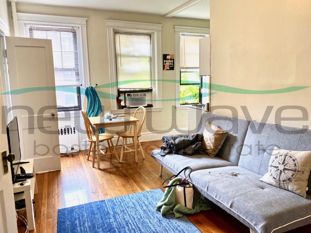 1 bed, 1 bath apartment for rent at 58 Queensberry St Unit 4, Fenway — photo 1 of 5