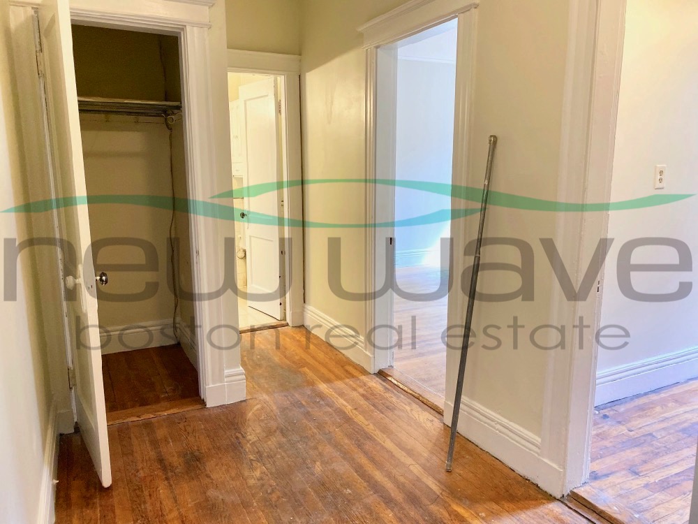 3 bed, 1 bath apartment for rent at 58 Queensberry St Unit 6, Fenway — photo 6 of 8