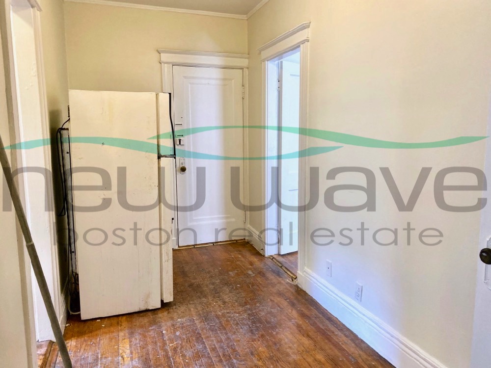 3 bed, 1 bath apartment for rent at 58 Queensberry St Unit 6, Fenway — photo 7 of 8
