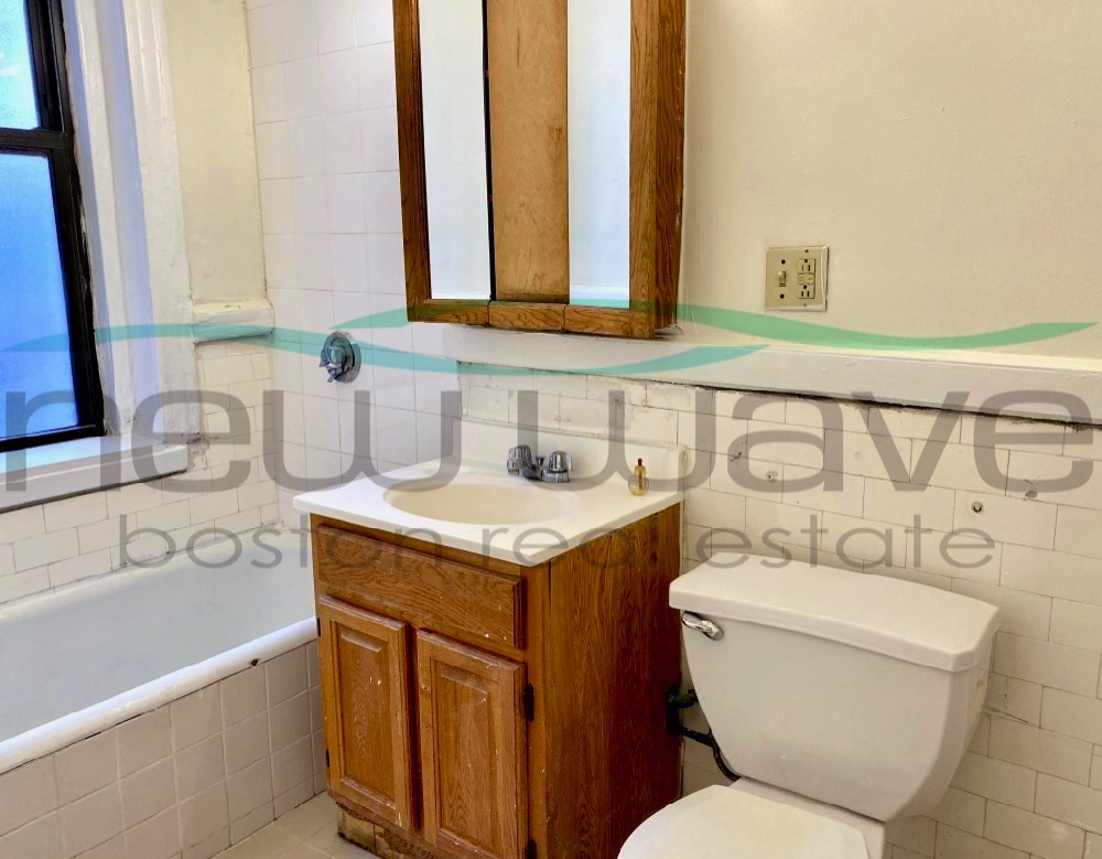 3 bed, 1 bath apartment for rent at 58 Queensberry St Unit 6, Fenway — photo 8 of 8