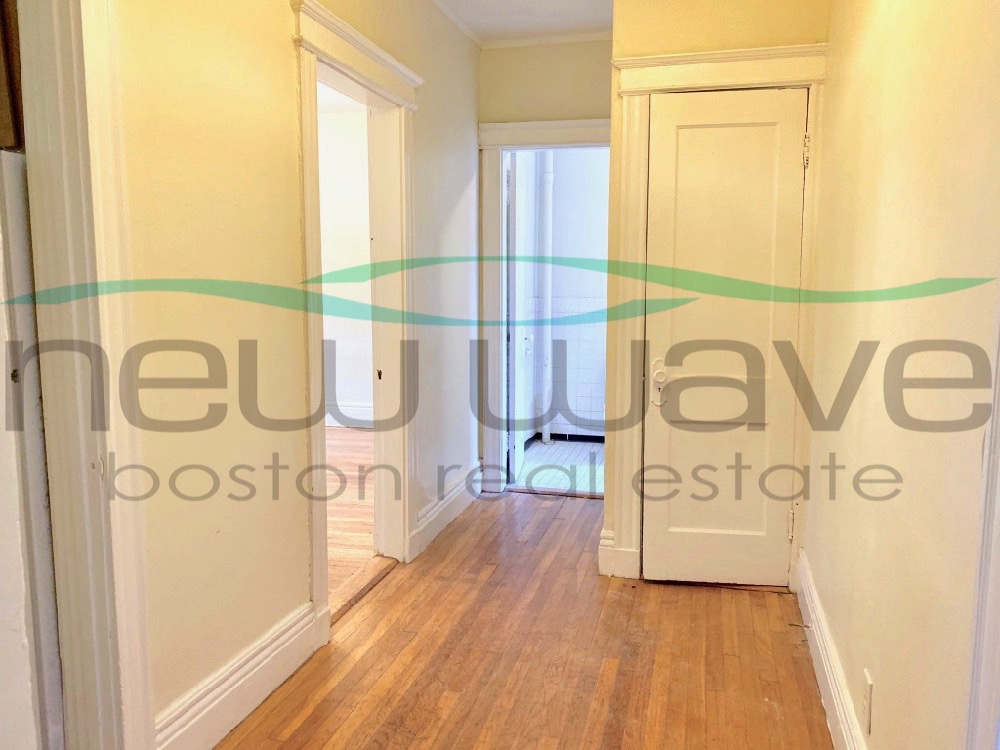 58 Queensberry St, Fenway