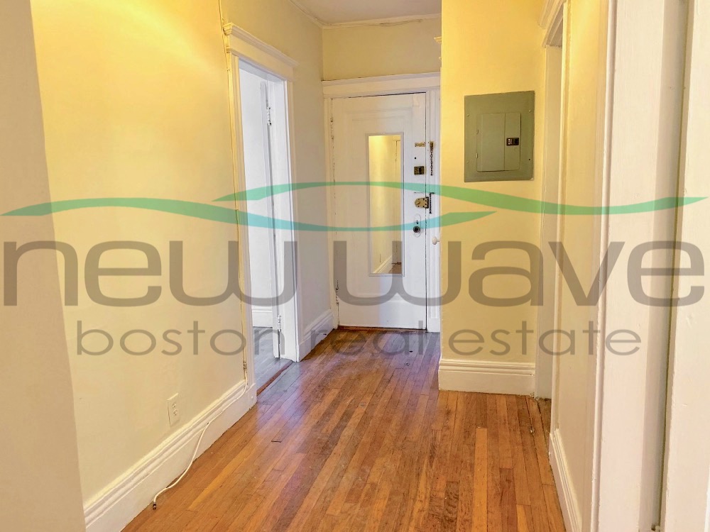 58 Queensberry St, Fenway