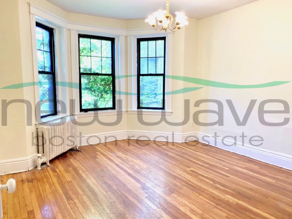 58 Queensberry St, Fenway