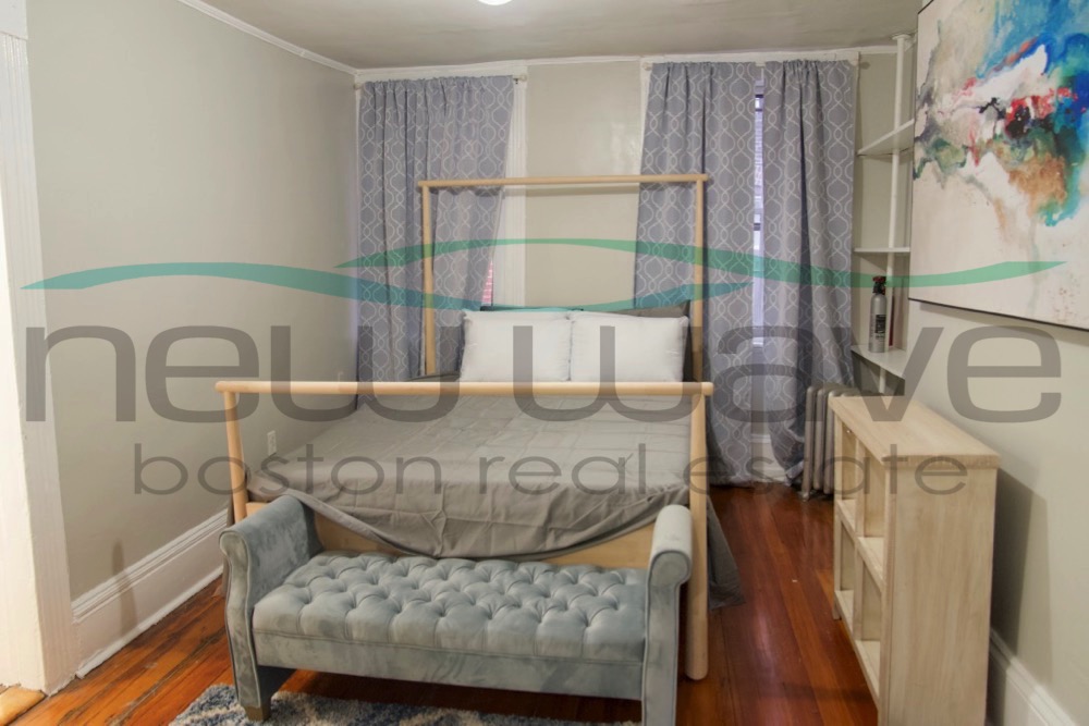 2 Champney Pl, Beacon Hill