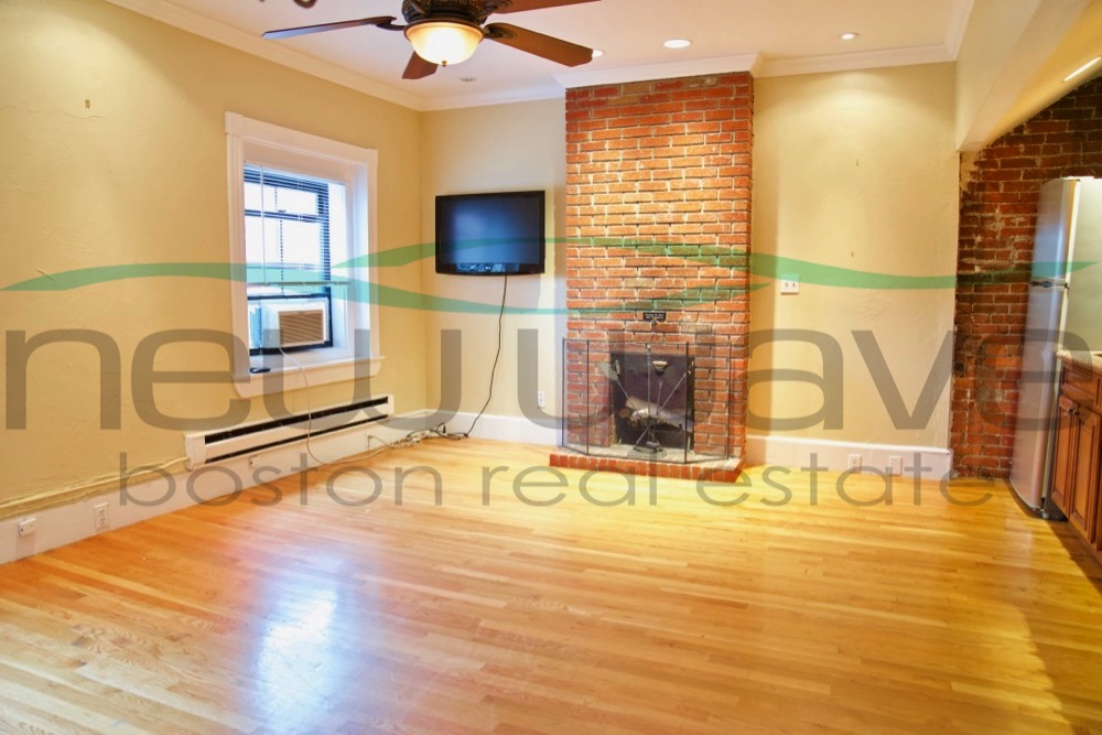 48 Hereford St, Back Bay