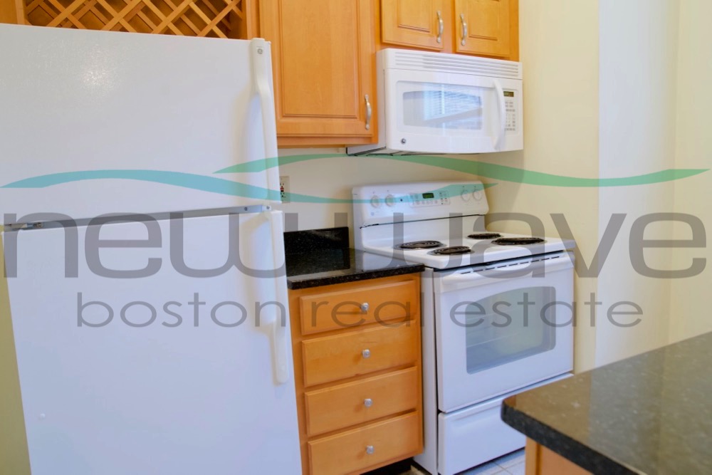 102 Queensberry St, Fenway