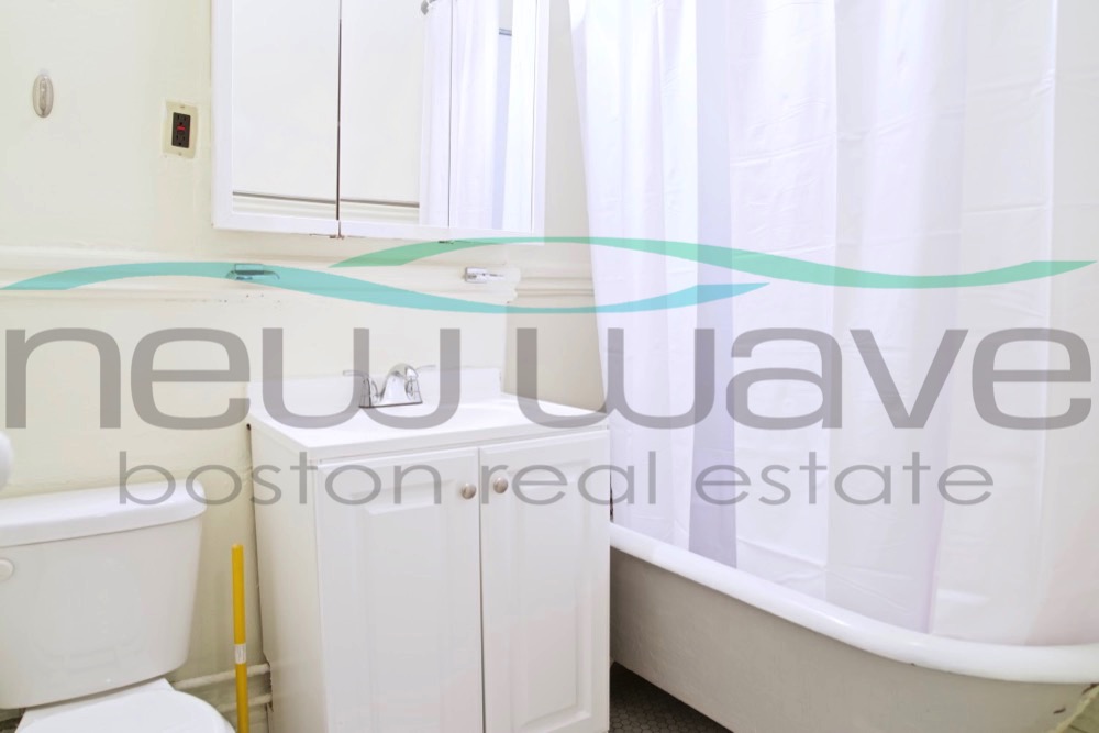 16 Queensberry St, Fenway