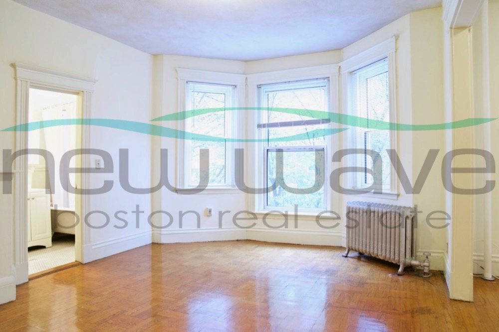 16 Queensberry St, Fenway