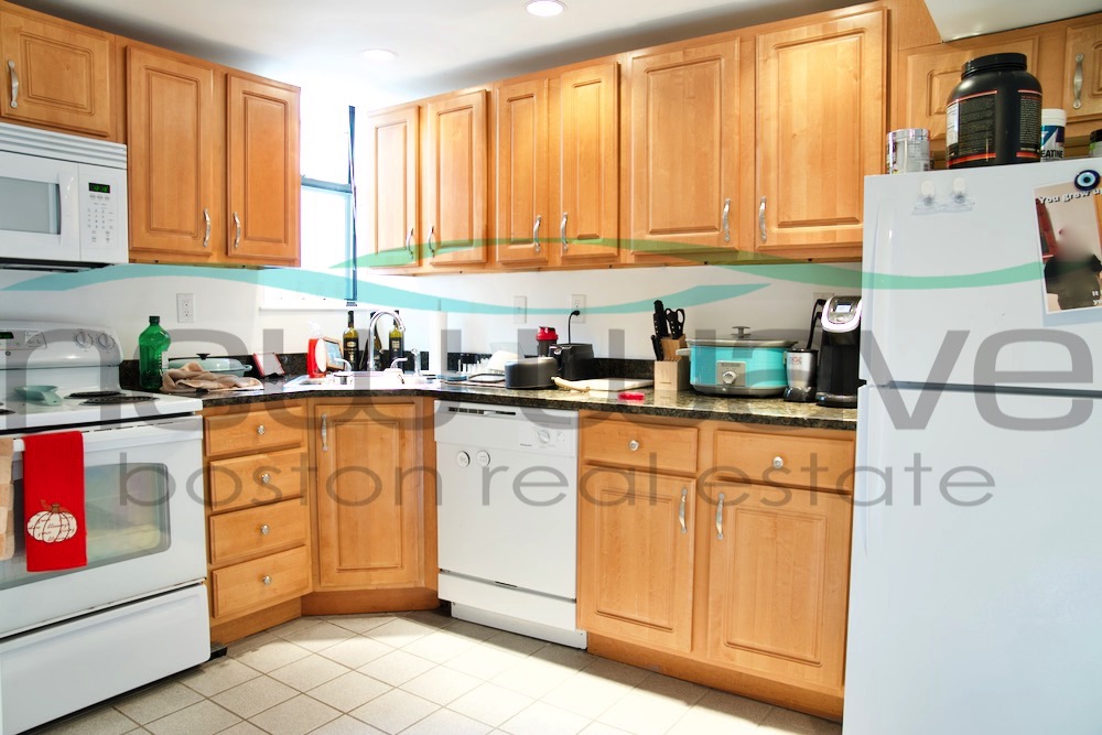 111 Queensberry St, Fenway