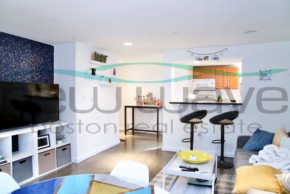 111 Queensberry St, Fenway