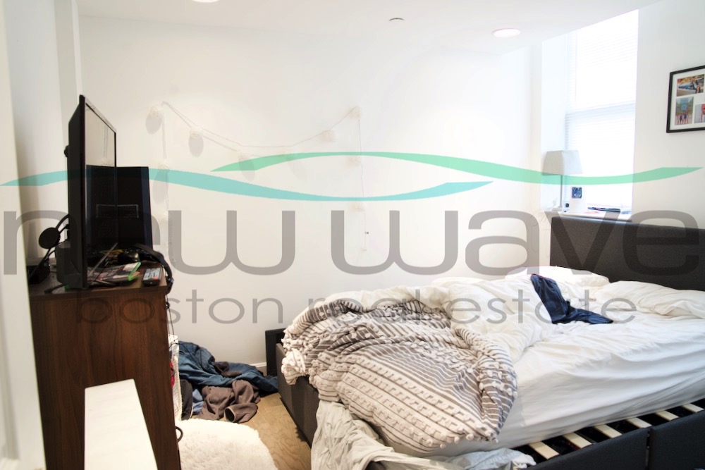 111 Queensberry St, Fenway