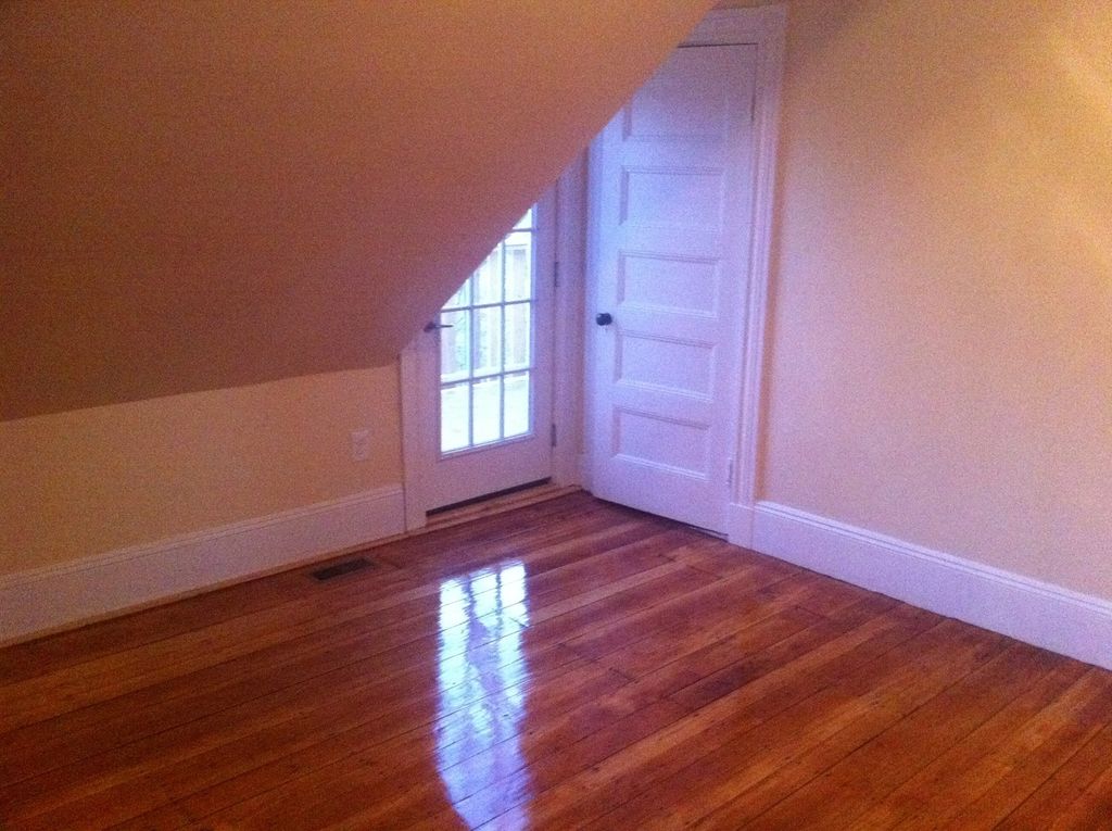 4 bed, 3 bath apartment for rent at 270 Parker Hill Ave Unit 2, Mission Hill — photo 4 of 11